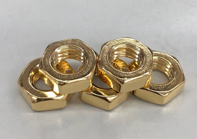 SUS　ナット　硬質金メッキ加工事例