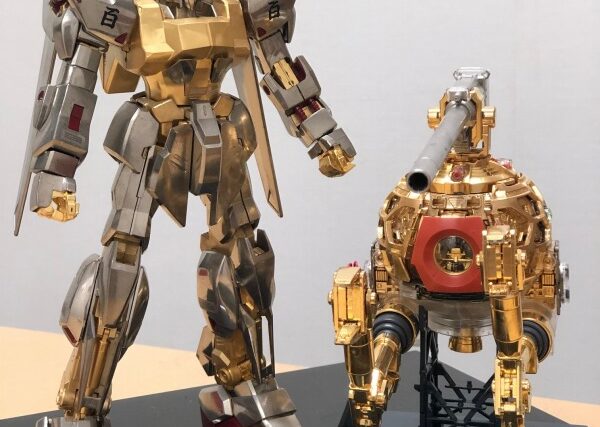 ガンダムに金メッキ加工