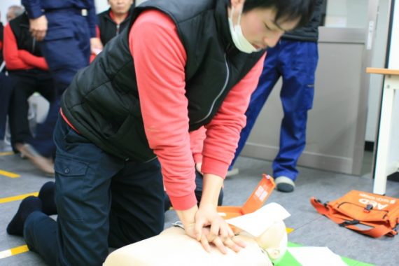 コダマのAEDの使用訓練と安全教育